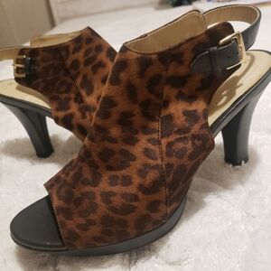 NATURALIZER BROWN SUEDE LEOPARD PRINT HEELS SIZE:8M